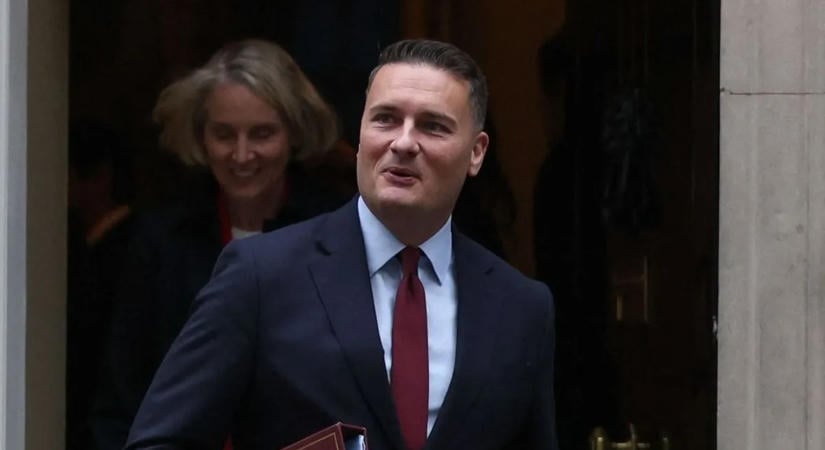 Háborús készültség Nagy-Britanniában: konzervek és ivóvíz beszerzésére szólították fel az embereket