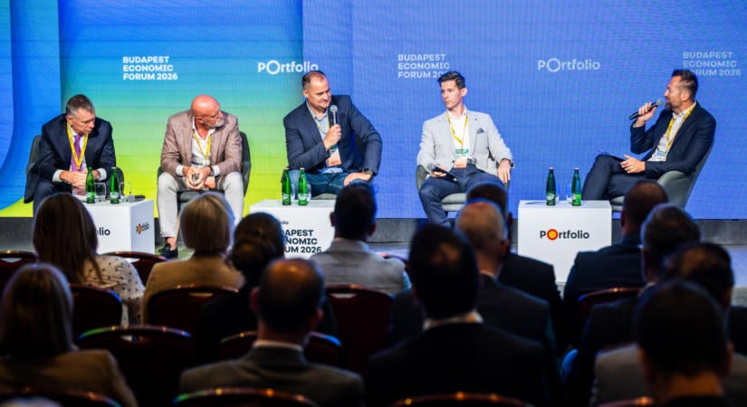 A magyar tőzsde jelentéktelen, csak az európai tőkepiac lehet versenyképes – éles vélemények a Portfolio nagyvállalati paneljén