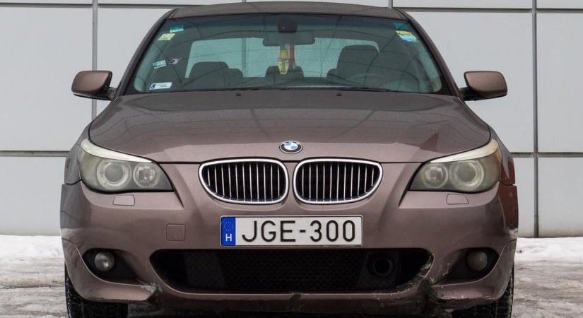 Mit öntsek a 300 ezret futott BMW-be?
