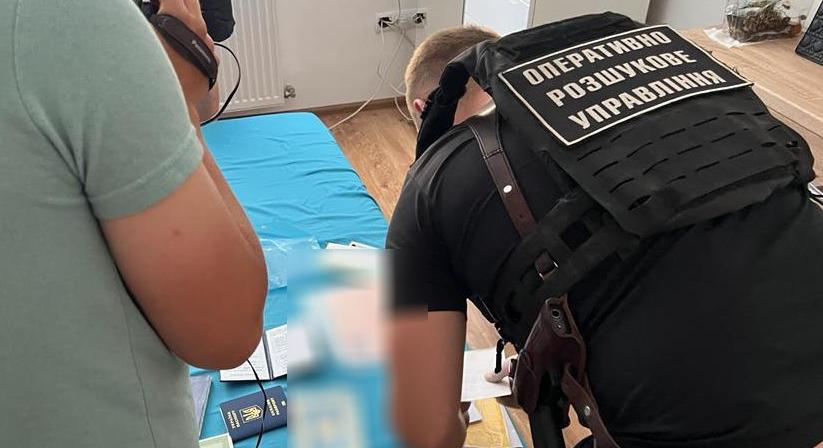 Határsértőket és segítőjüket tartóztatták le Kárpátalján