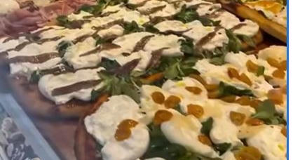 Pizzaszelet-paradicsom – A nap videója