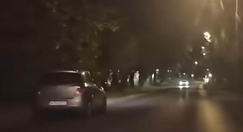 Forgalommal szemben, világítás nélkül autózott egy idős nő Dunaharasztin