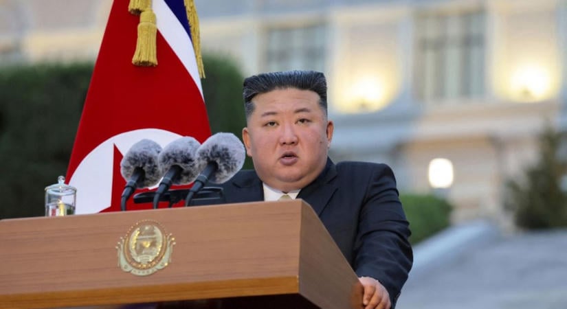 Váratlanul Kínába látogatott Kim Dzsongun, egy új hídon érkezett: 12 év után megnyílt az út, amelytől új korszakot remélnek a két ország kapcsolatában