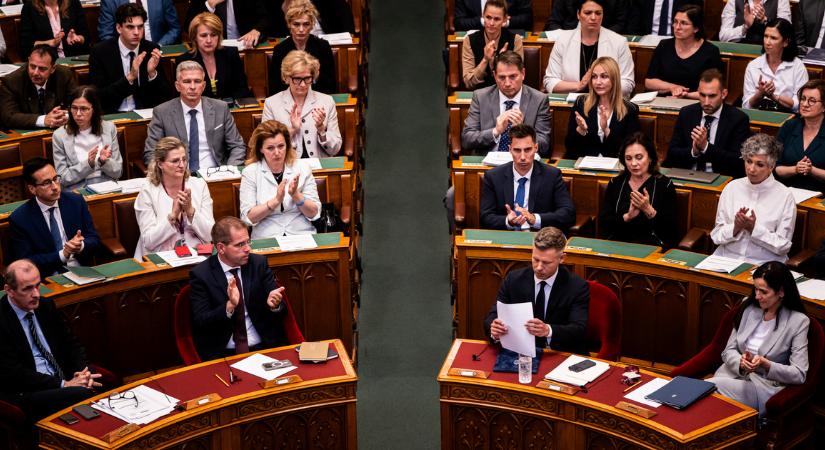 Megszületett a döntés a devizahitelesek ügyében, a Tisza Párt javaslatára lépett az Országgyűlés