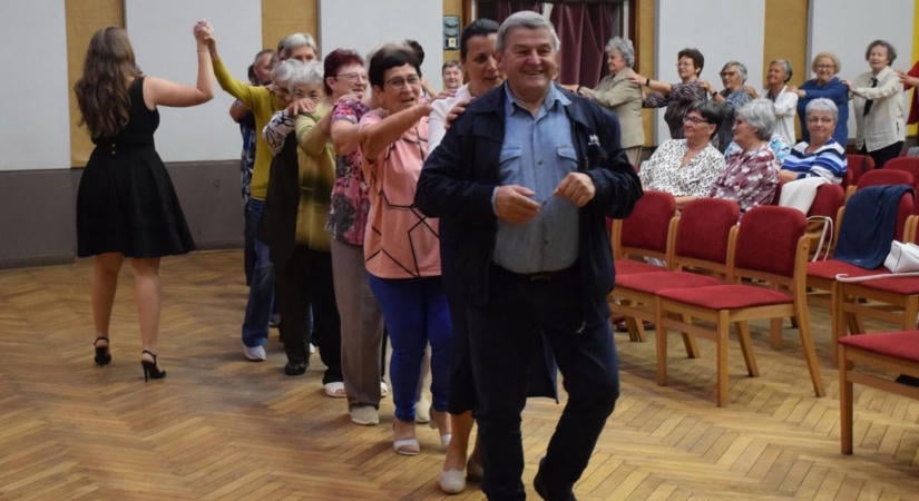 Minden nyugdíjasnak kiküldték a meghívót, jól járt, aki igent mondott