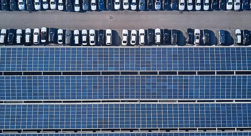 Az energia döntheti el, melyik autógyár marad versenyben