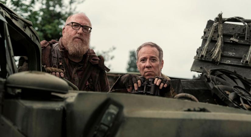 Stuart az univerzum ellen-kritikák: Megérte várni az Agymenők új spin-offjára? Mától az HBO Maxon!