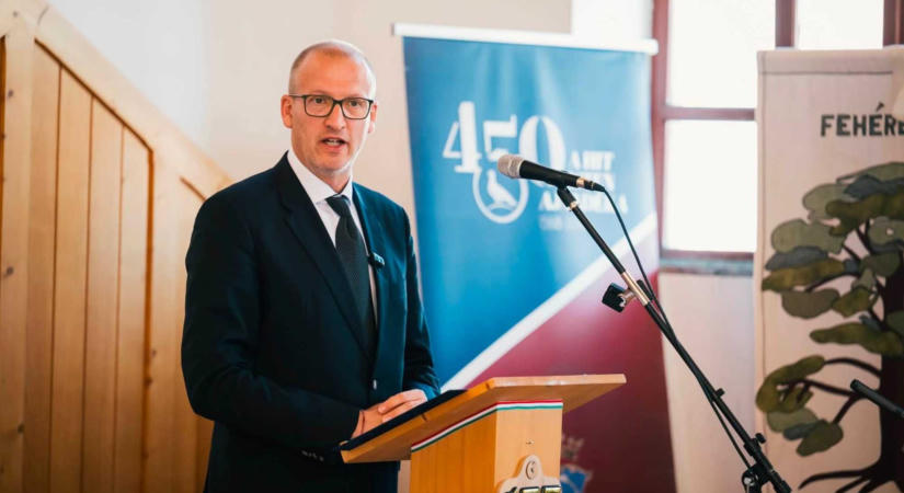 Tarr Zoltán: Új alapokra kell helyezni a határon túli magyarok támogatását