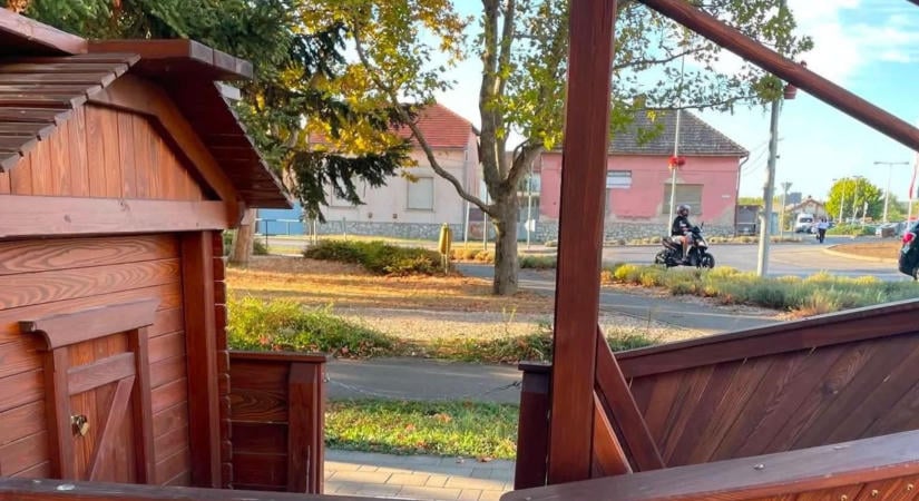 Ahol a múltat gázolják sárba: felháborító rombolás Bonyhád szívében!