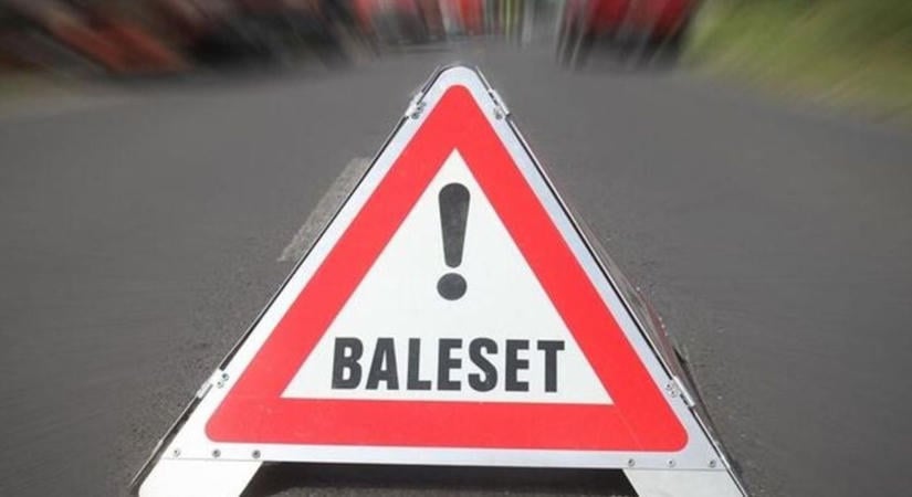 Baleset történt a 82-es főúton, Zirc szélén