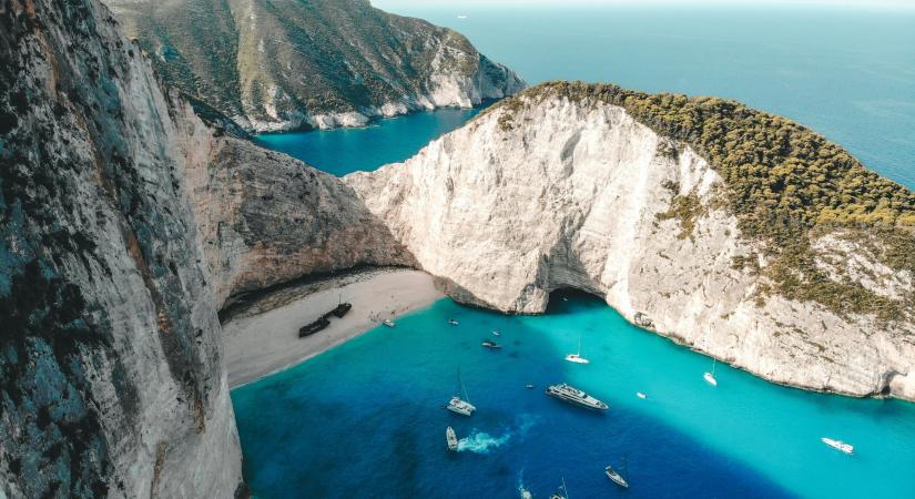 Megújul a legendás görög Hajóroncs-öböl: átépítik Zakynthos híres strandját!