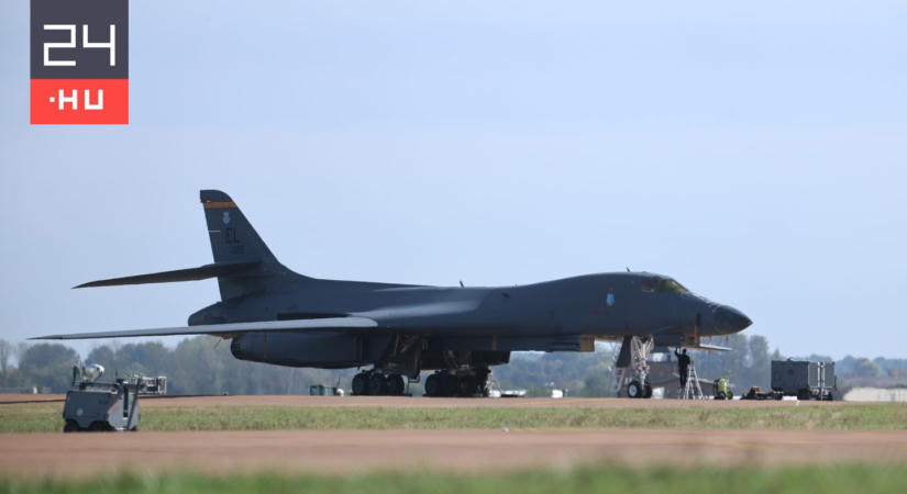Kivonta az összes bombázóját az amerikai légierő az angliai támaszpontjáról