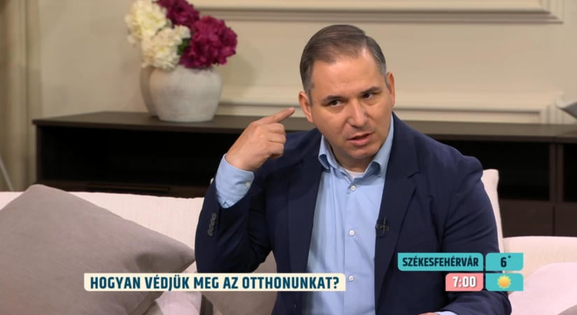 Fegyverrel kényszerítették a széf kinyitására Gulácsi Pétert és feleségét a betörők