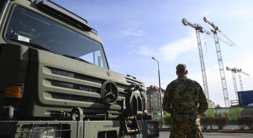 Világháborús bombát hatástalanítanak, lezárták az Üllői út egy részét