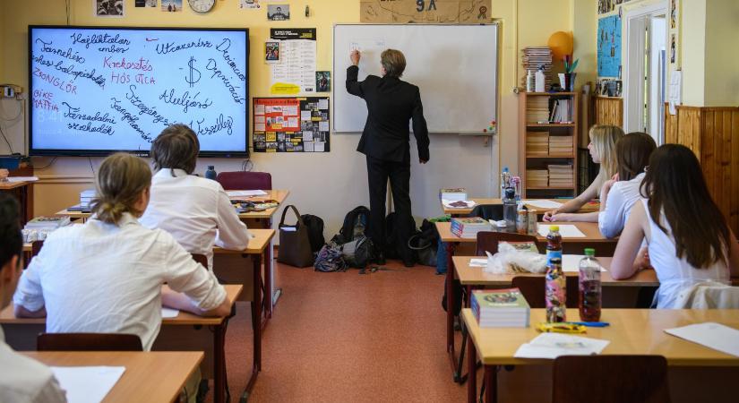 Jót tett a pedagógusi hivatás vonzerejének a béremelés, mégis sokan gondolkodnak pályaelhagyáson