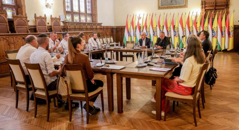 Közel kétszáz sötét lámpa miatt egyeztetett az E.ON-nal Kaposvár polgármestere