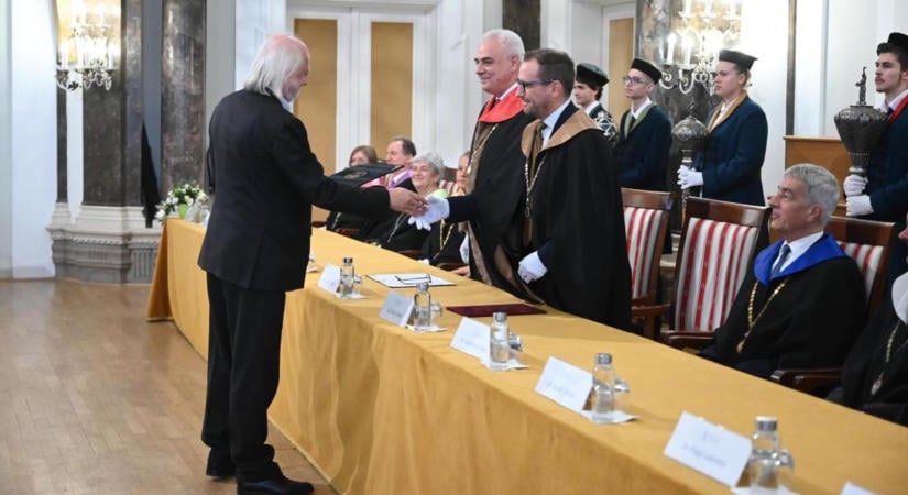 Az ELTE tiszteletbeli díszdoktora lett Krasznahorkai László író