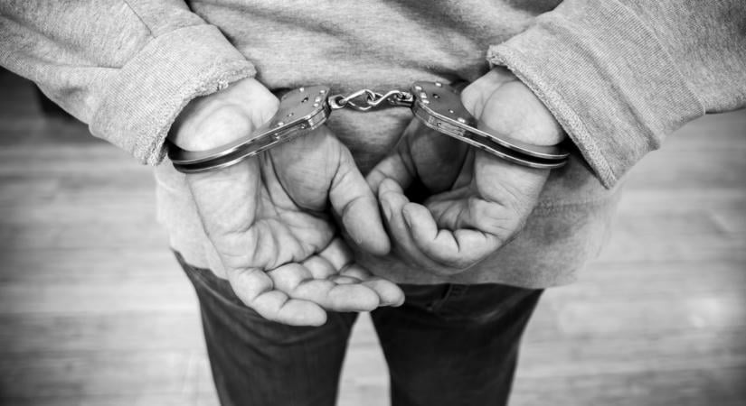 Akácfa utcai gyilkosság: mindkét körözött férfit elfogta a rendőrség