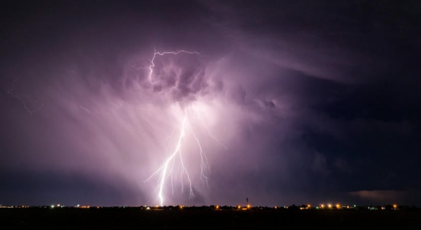 Így csapott le a tornádó Olaszországra – videó