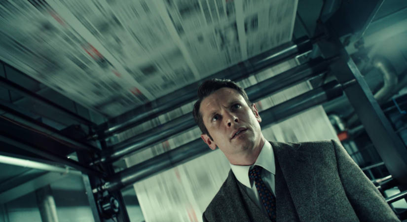 Ő tett először bulvárlapba fedetlen kebleket, most film készült róla – kritikánk a Velencei Filmfesztiválról