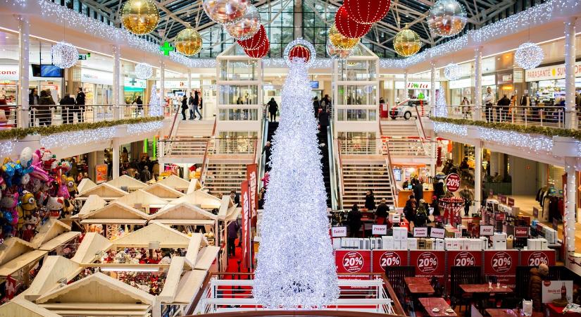 Ismét felmerült a kérdés: zárva legyenek-e a boltok december 24-én?