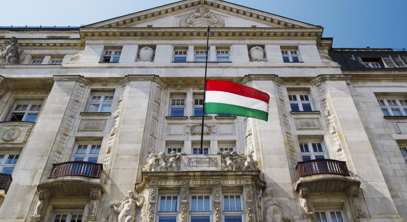 Újabb szinten történt meg a sorcsere a kormányzatban: 83 személyi változást hirdettek ki a Magyar Közlönyben