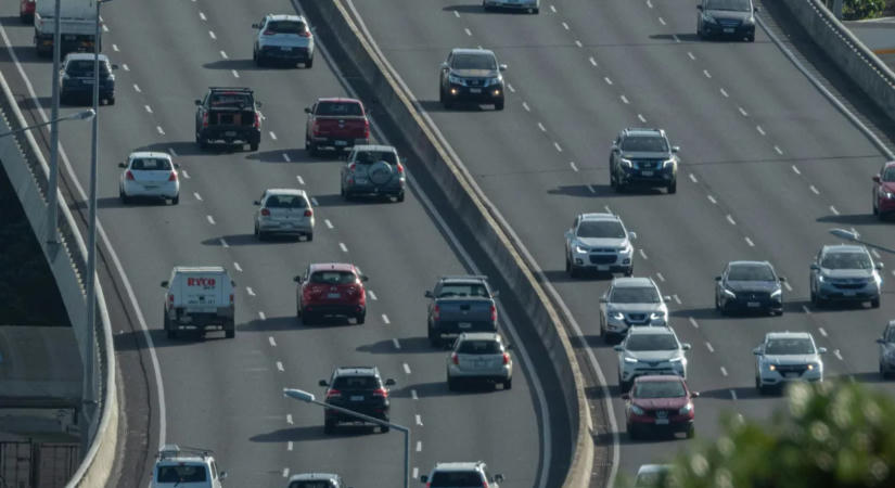 Azt hitték, fiuk csak alszik a hátsó ülésen – 100 kilométerrel később derült ki, hogy meghalt