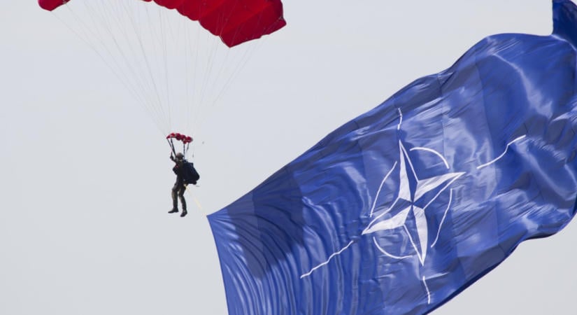 Növeli a NATO Ukrajna támogatását