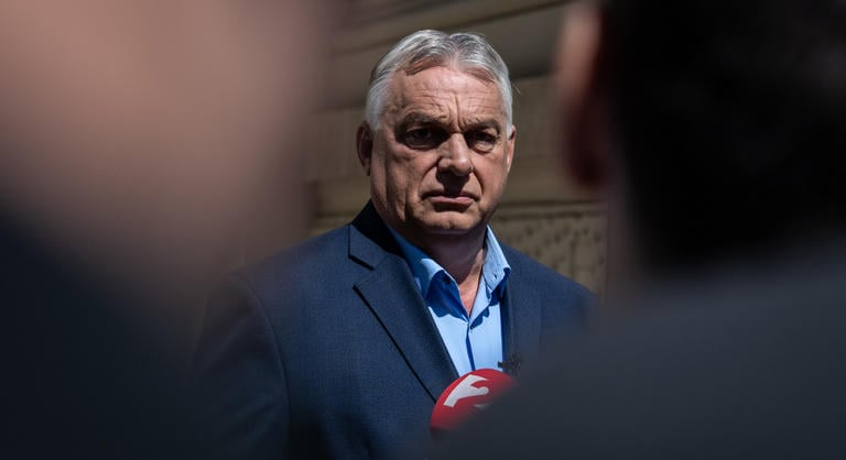 Orbán Viktor Belfastban nézi a magyar válogatott meccset, miközben Hankó Balázst őrizetbe vették