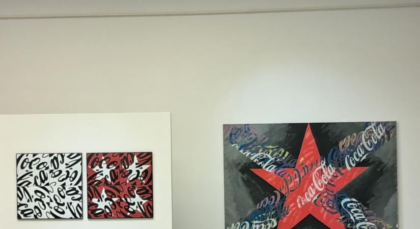Coca-Cola, csillag, trikolor: Pinczehelyi Sándor alkotásai az m21 Galériában