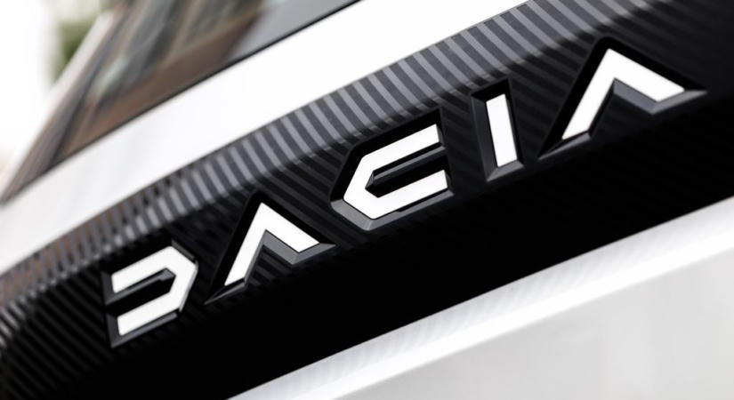 Első a villany! Elkaszálták a Dacia újdonságát
