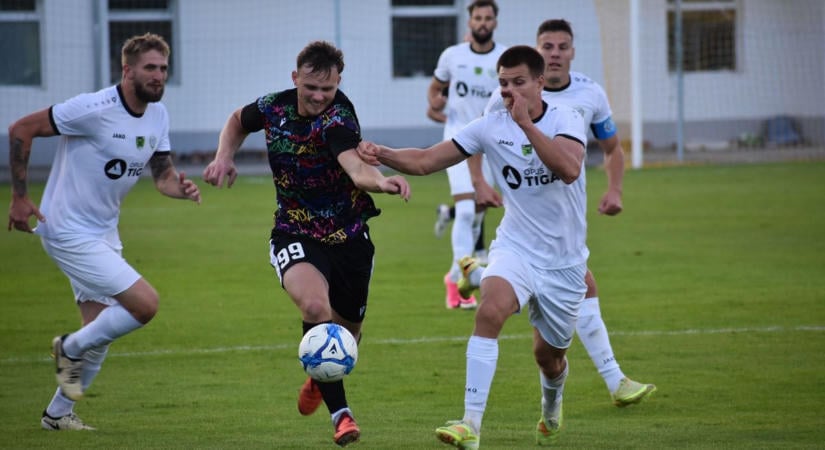 A hajrában bukta el a pontszerzést a Perutz FC Pápa