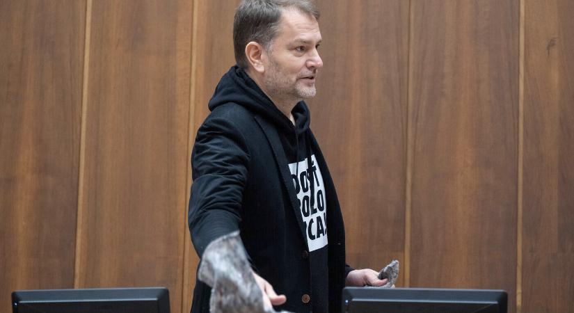 Parlamenti bizottsági ülést akar a Slovensko a poloskák miatt