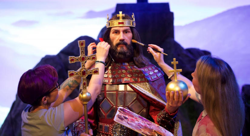 A Madame Tussauds Budapest kiállítja Szent István viaszfiguráját az államalapítás ünnepére