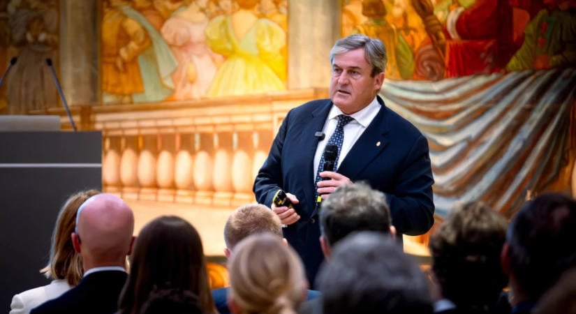Kapitány István: A kézfogás még nem üzlet!