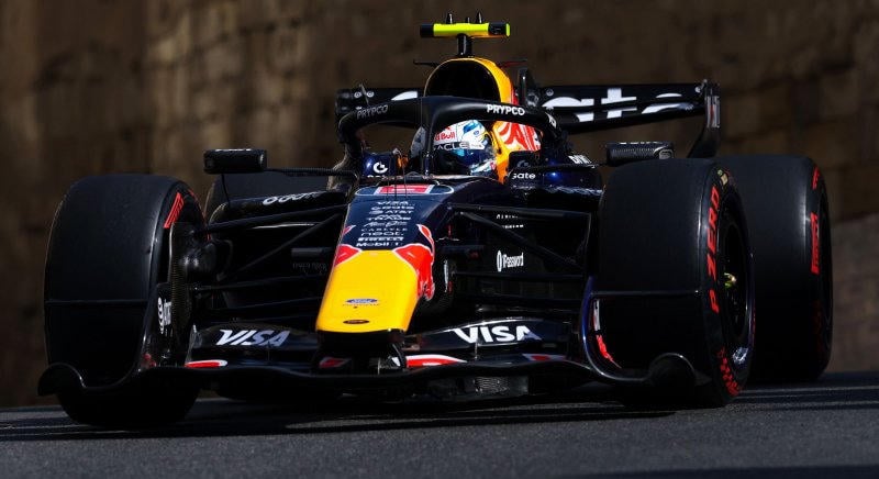 Hadjar és Sainz is megúszta, megmarad a dobogó és a pontszerzés