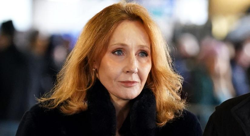 Ezúttal az új minisztert kritizálta J. K. Rowling, amiért nem tudta megmondani, mi a nő