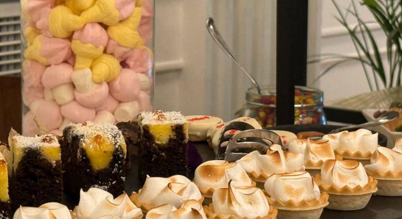 Édes meglepetés minden délután, ezzel kedveskedik vendégeinek a budapesti hotel