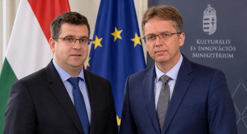 Seszták 11 milliárdja és Hankó támogatási ügye egyszerre lett fontos az ügyészségnek