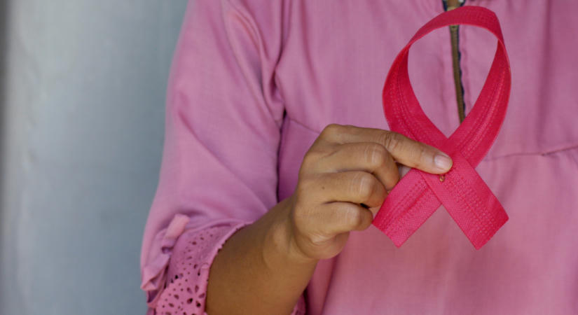 A mellrák 10 jele: évente 8000 új emlődaganatos beteget diagnosztizálnak hazánkban