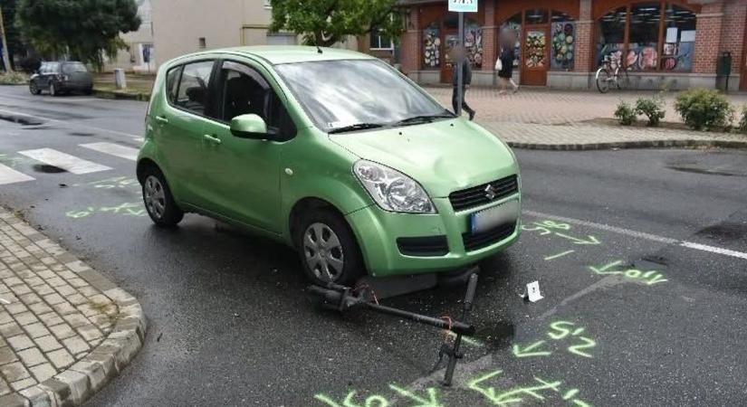 Súlyos rollerbaleset: autó elé hajtott, elgázolták a 13 éves kislányt Zalában