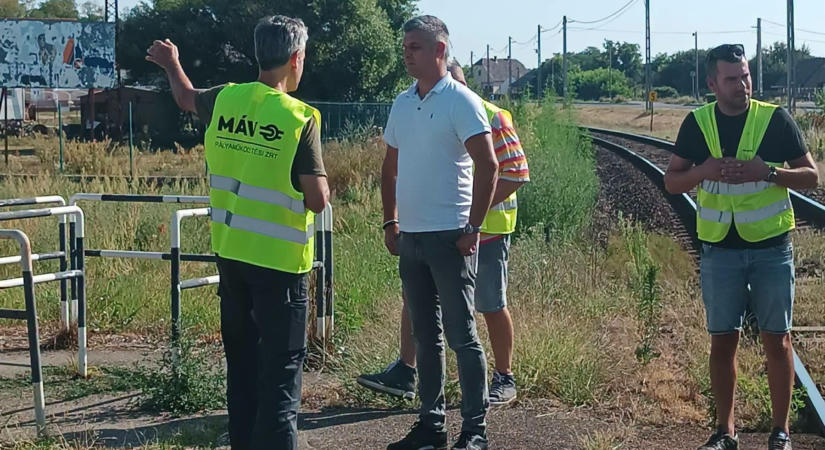 Felújítják a hajdúsámsoni vasúti átjárót