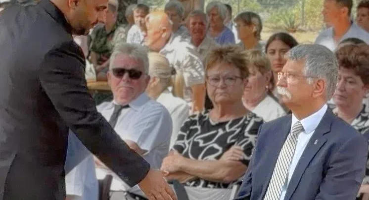 Havasi Bertalan reagált arra, hogy egy tiszás képviselő azt állítja: Kövér László visszautasította, hogy kezet fogjon vele