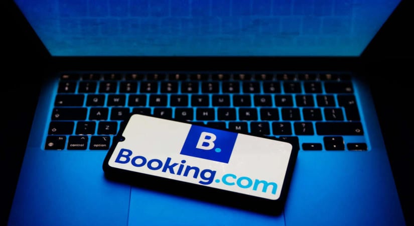 A Booking.com ellen indított vizsgálatot az Európai Bizottság: Elég-e a védelem a kamu szállások ellen?