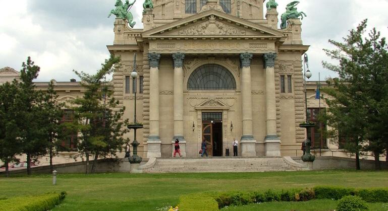 Örökségvédelem – Fokról fokra újítják fel a Széchenyi Gyógyfürdő főlépcsőjét