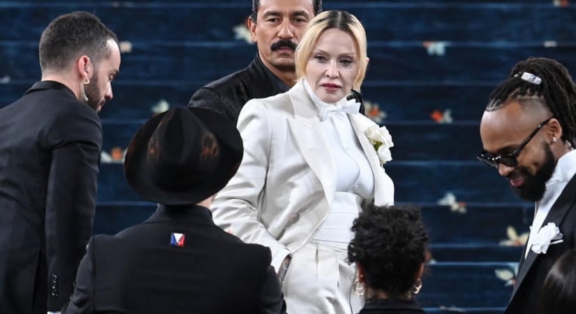 Madonna megmutatta 14 éves ikerlányait