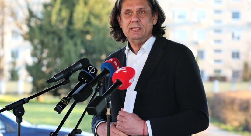 „Ki kell dobni a pics@ba a törvényt”: Deutsch Tamás ráérzett a Facebook-politizálásra, munkatáborba küldene