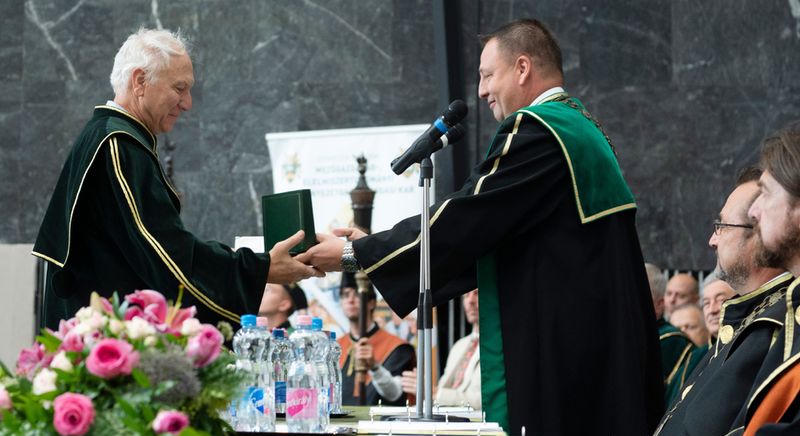 Jubiláló diplomásokat köszöntöttek Debrecenben