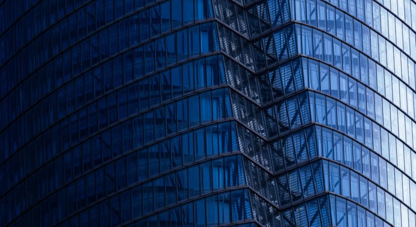 Elutasítják-e a fegyvergyártókat az ESG-befektetők? Meglepő elemzés érkezett az ingatlanpiacról