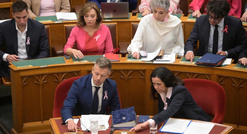 Öt perccel azután, hogy megszavazták a gyermekvédelmi törvényt, feloldották a jogállamisági eljárást: 4,2 milliárd euró érkezhet